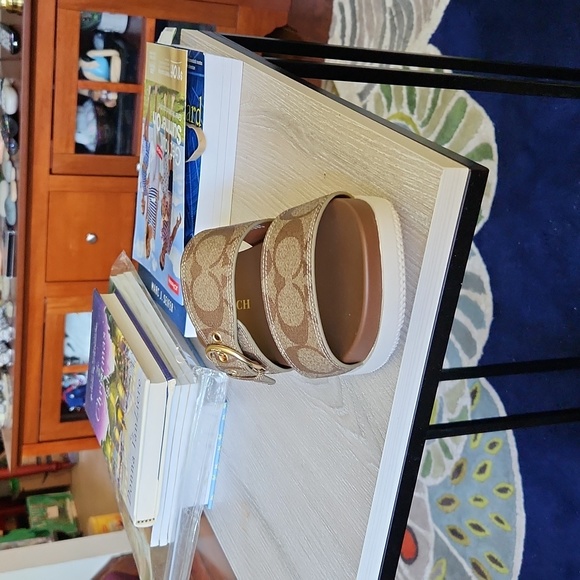 COACH SANDAL - Picture 2 of 3